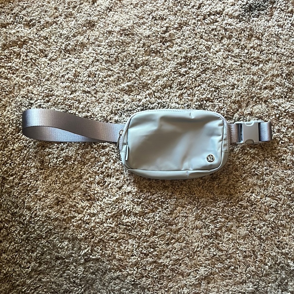 SILVER DROP EBB EVERYWHERE BELT BAG LULULEMON